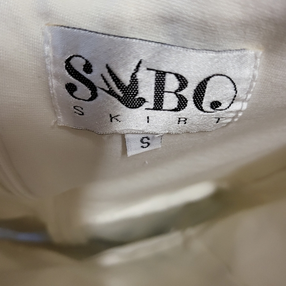 Off shoulder dress - Picture 3 of 3